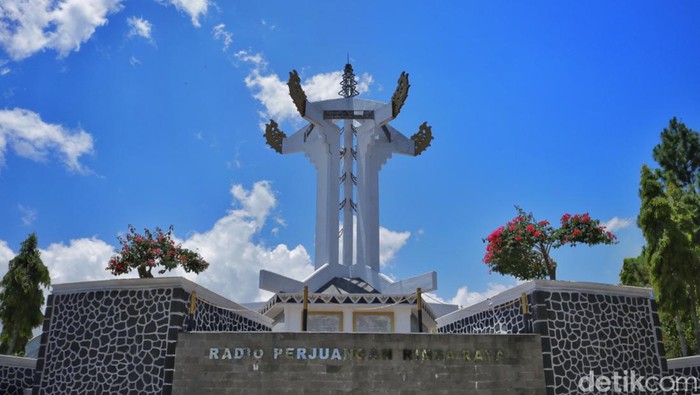 TEMPAT WISATA TUGU RRI RIMBA RAYA MASIH ADA. 